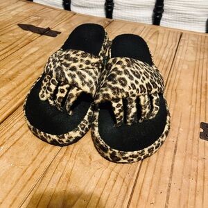 SOFT Leopard Print Yoga / Pedicure Sandals